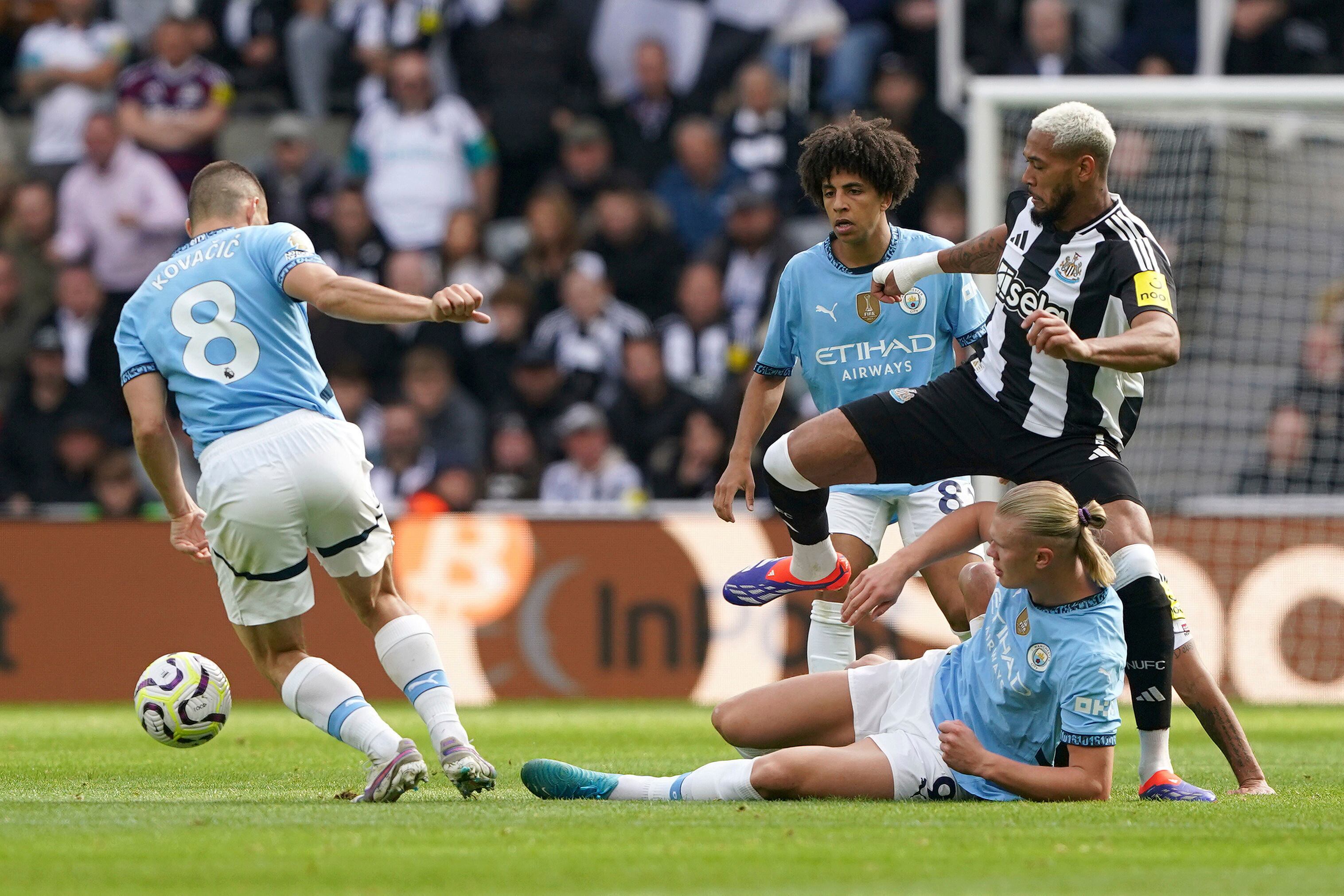 El equipo de Guardiola no pudo pasar del empate en un duro partido.