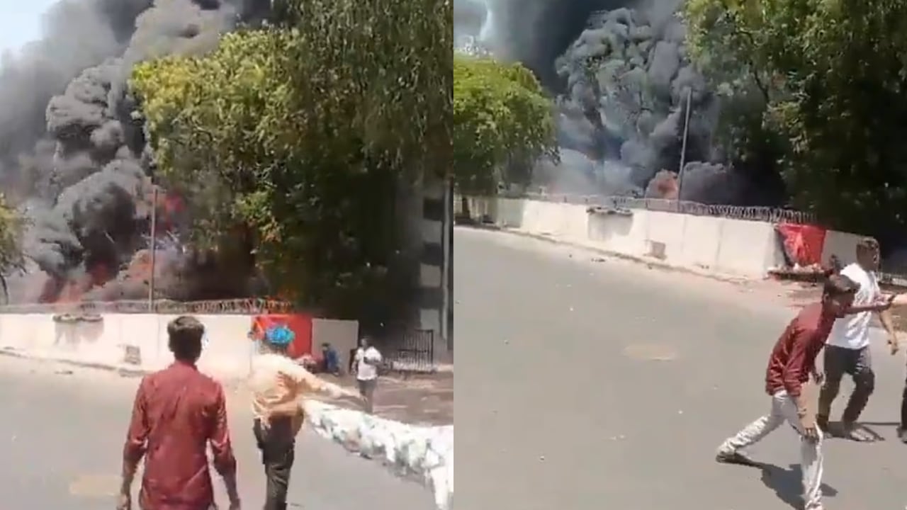 Sobreviviente del accidente aéreo en India saliendo ileso del lugar del siniestro.