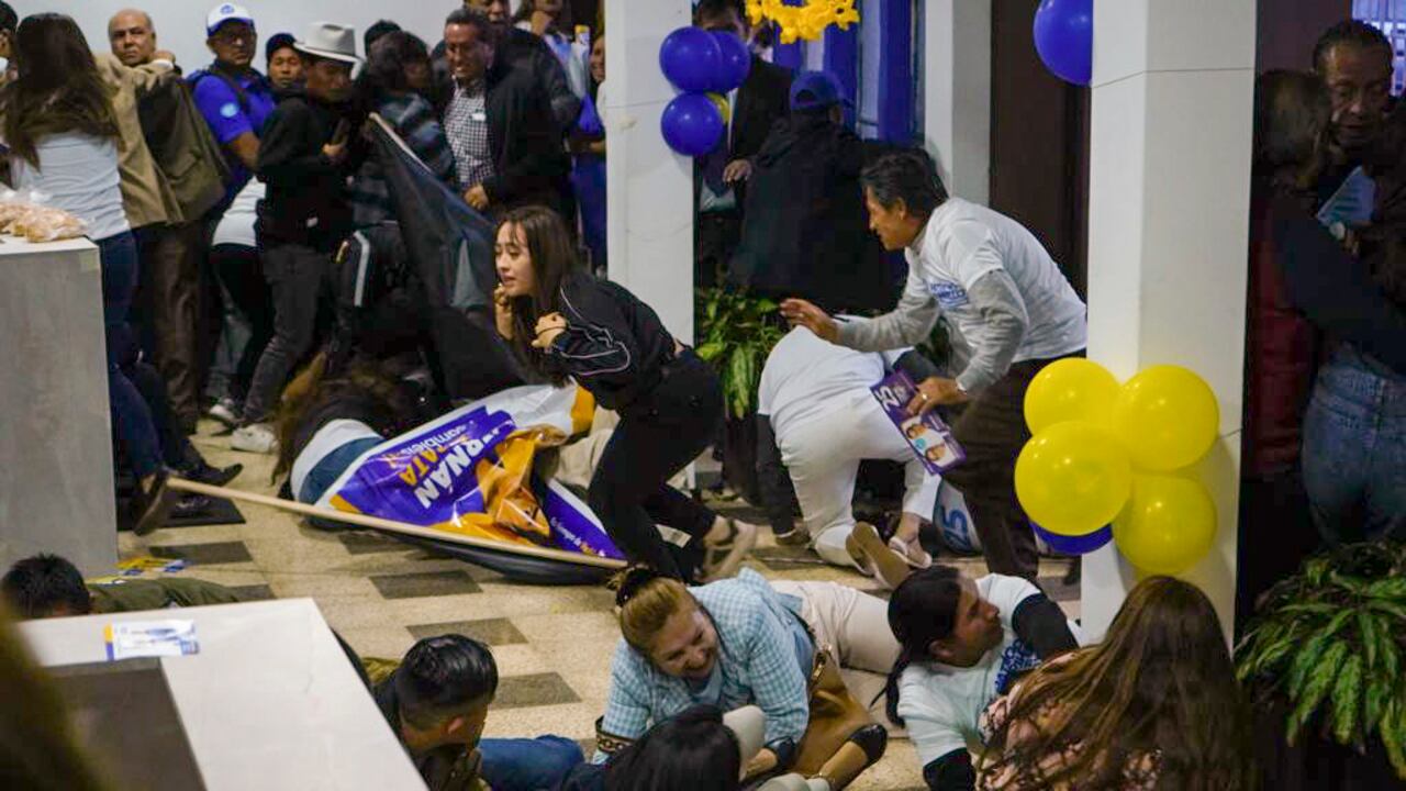 El periodista y político fue herido de gravedad en Quito durante la noche del miércoles.