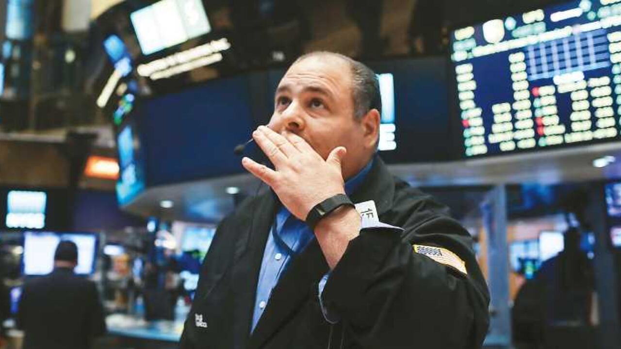 Las acciones de los grandes bancos globales sufrieron pérdidas, ante la mirada atónita de los operadores.