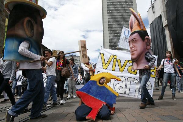 Los docentes pidieron al Gobierno nacional que cumpla sus compromisos y  no se amplíe la jornada laboral. 