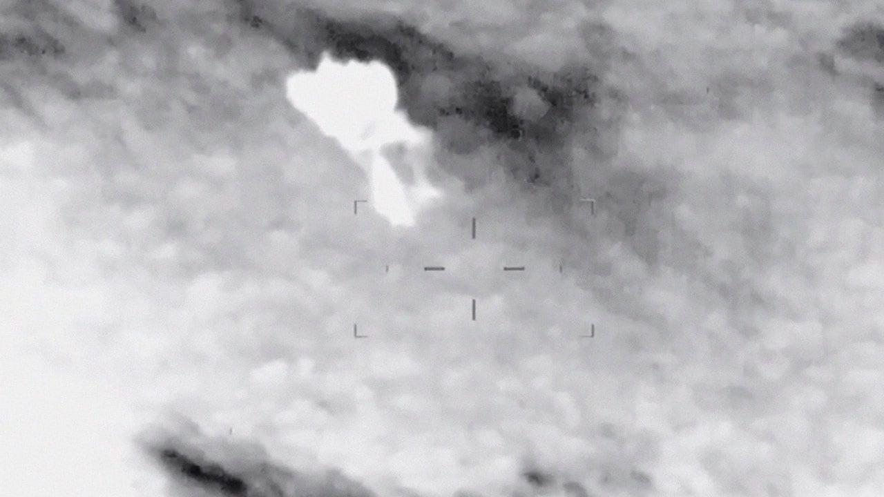 El ministro de Defensa, Pedro Sánchez, podría ir a moción de censura en el Congreso.