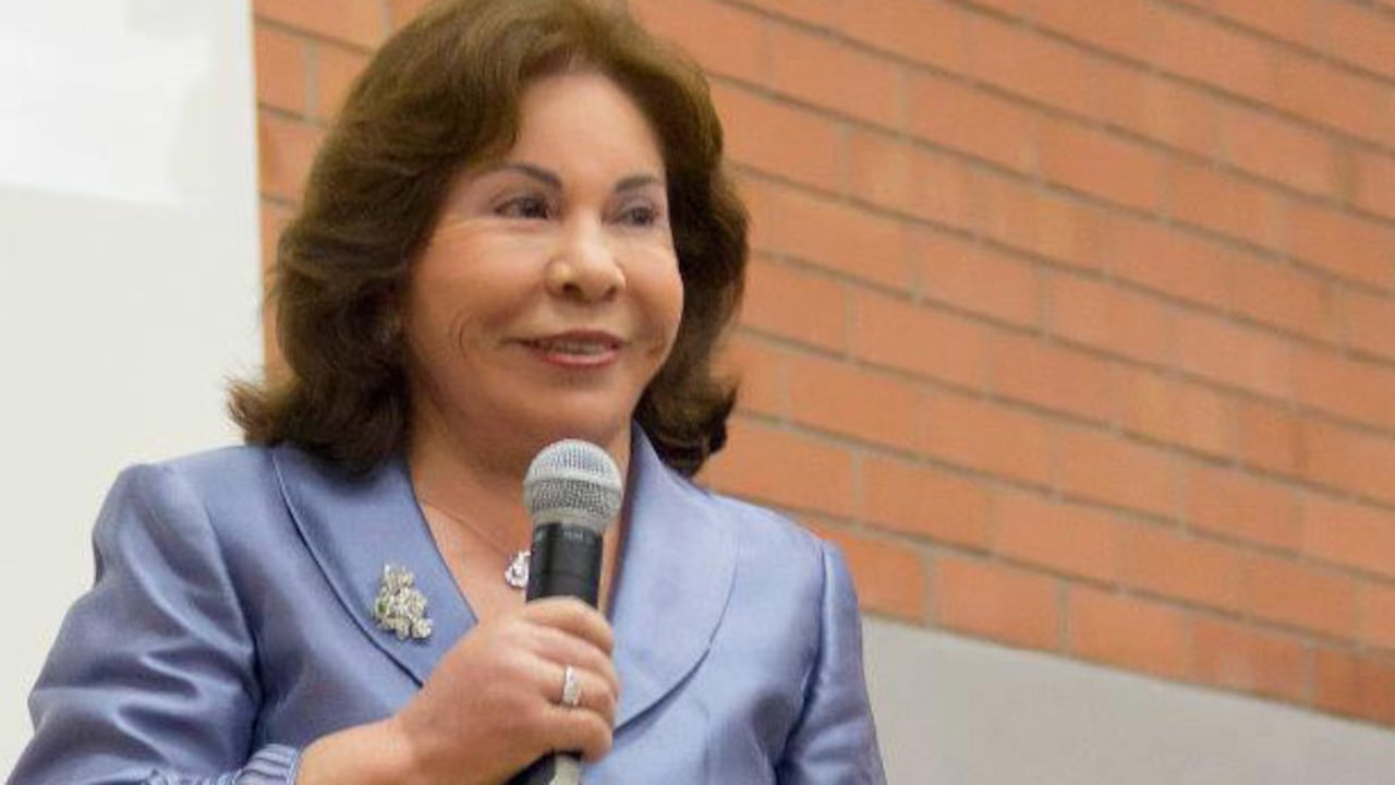 María Luisa Piraquive, fundadora de la Iglesia del partido Mira, apareció en varios videos donde prohíbe que los discapacitados prediquen en su congregación.