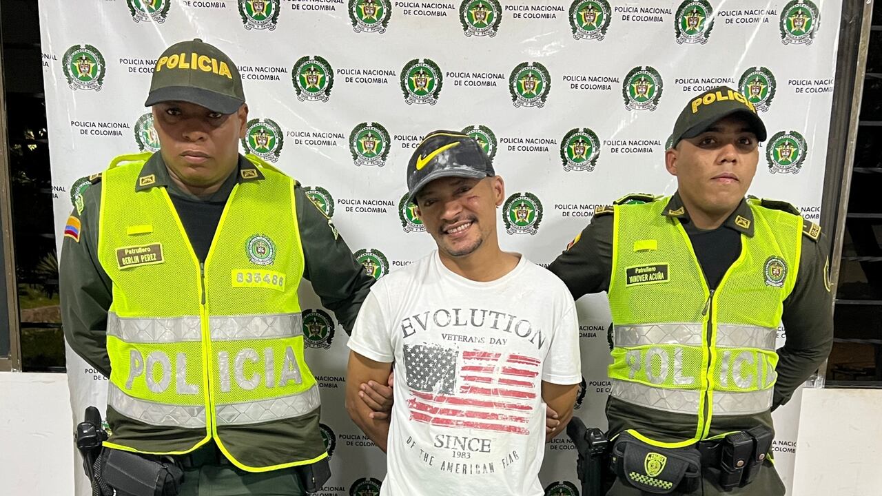 El hombre señalado de pertenecer al Clan del Golfo y figurar como cabecilla se reía de su captura