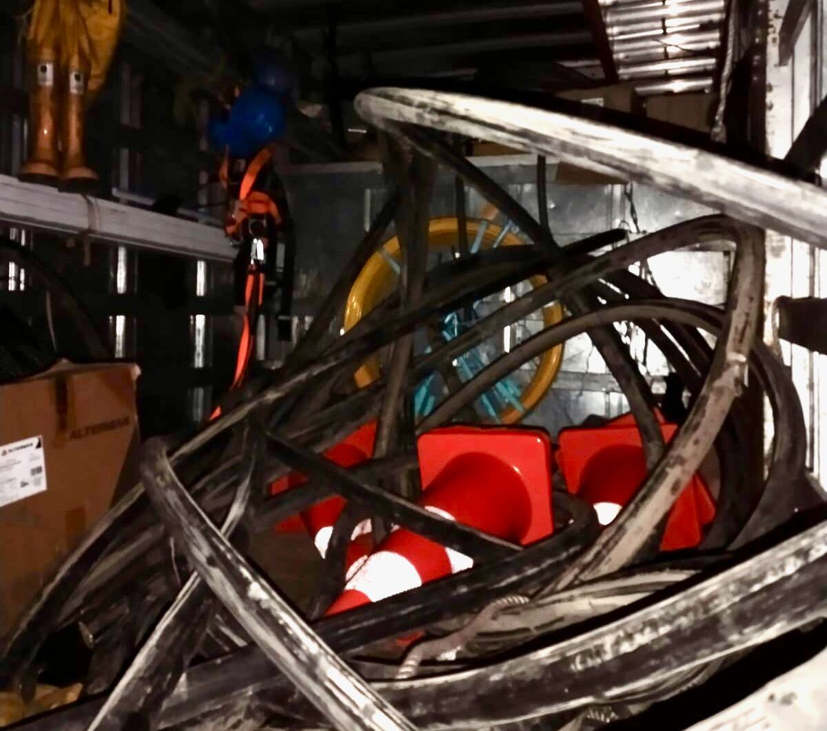 Los delincuentes han robado centenares de metros de cable de cobre