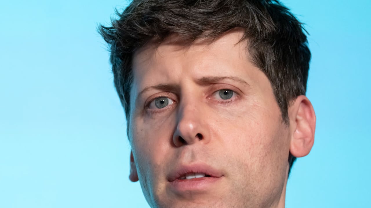 Sam Altman expuso tres escenarios que podrían definir el futuro de la inteligencia artificial.