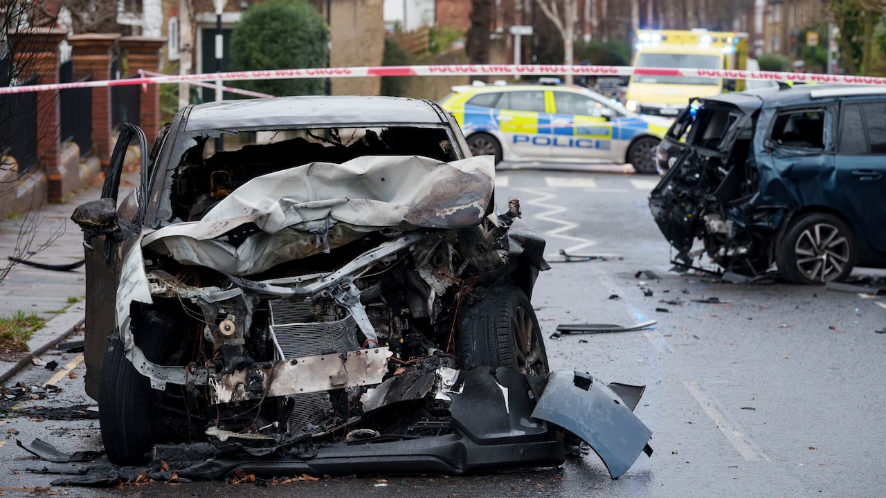La pérdida total en un carro se puede dar por lo elevados que puedan resultar los costos de su reparación.