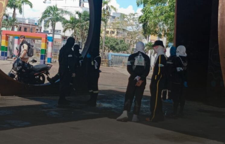 Encapuchados en la UIS.