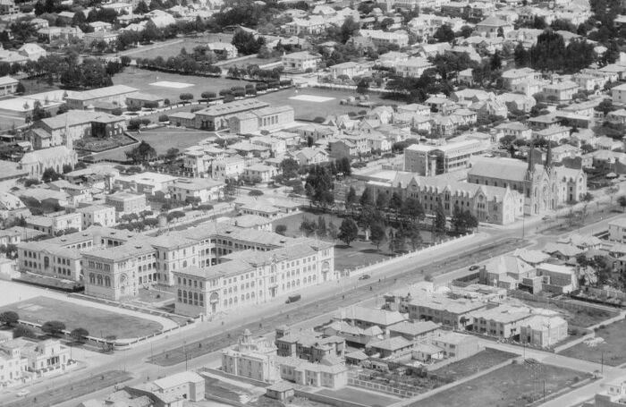 1949. Avenida Caracas. 
