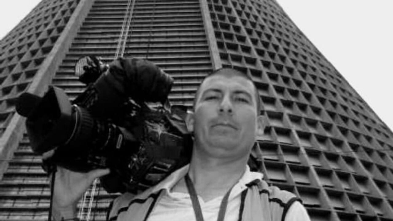 Luis fernando 'Caballito', uno de los camarógrafos más veteranos y queridos del canal rcn, murió por covid