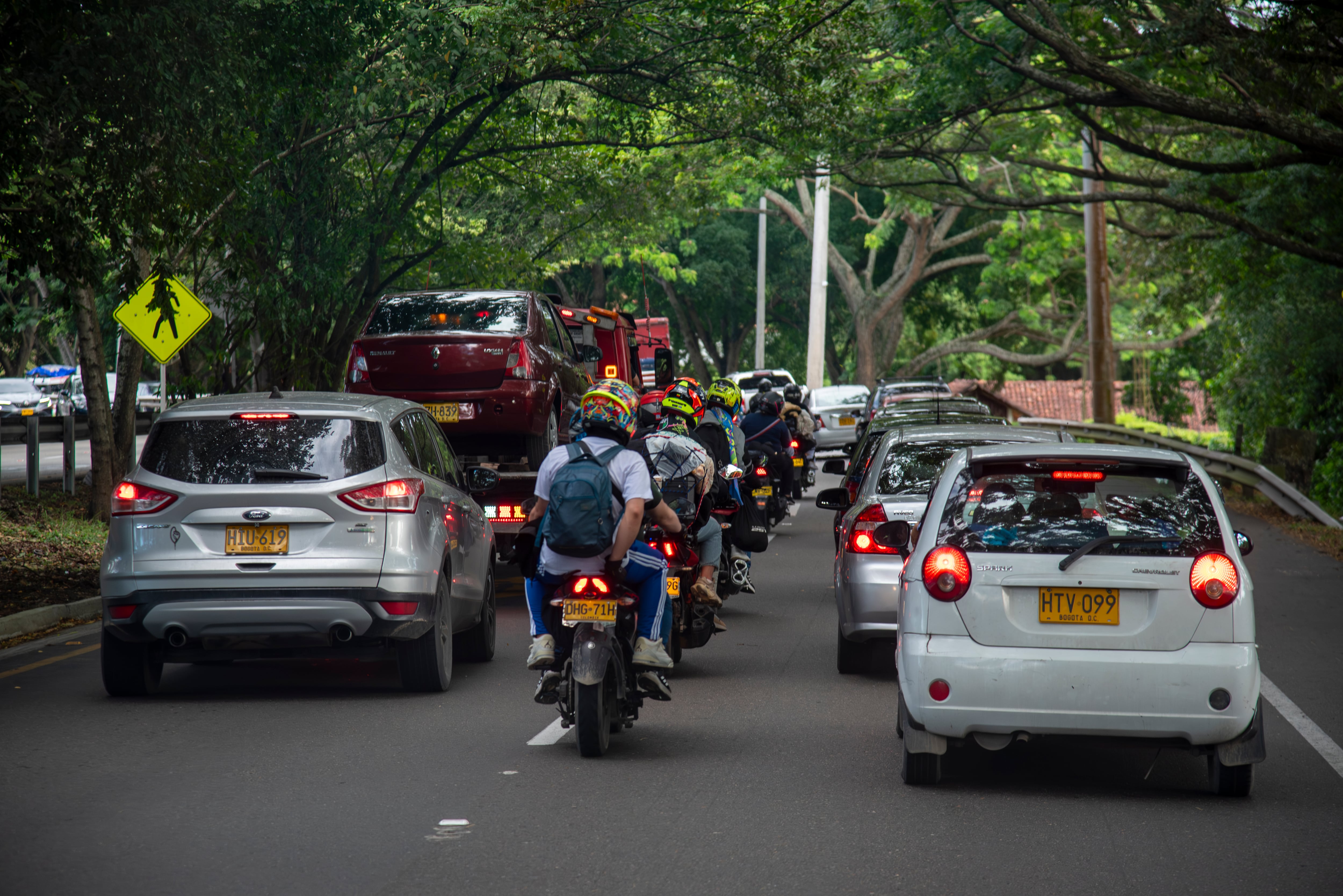 La resolución cobija reglamentos relacionados con llantas, sistemas de frenado, acristalamientos de seguridad, remolques y otros componentes de vehículos y motocicletas.