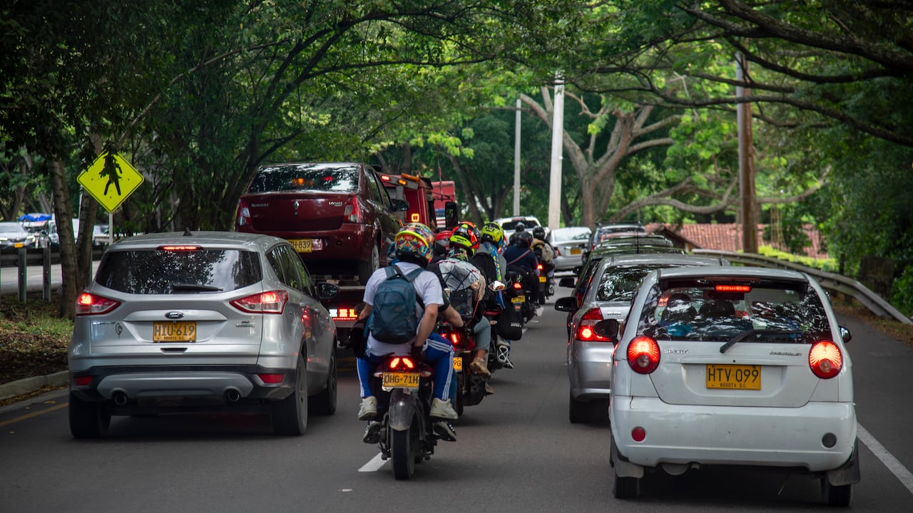 La resolución cobija reglamentos relacionados con llantas, sistemas de frenado, acristalamientos de seguridad, remolques y otros componentes de vehículos y motocicletas.