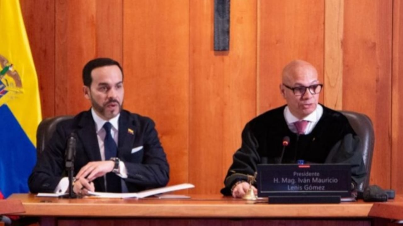 El presidente Abelardo De La Espriella y el presidente de la Corte Suprema, Iván Mauricio Lenis.