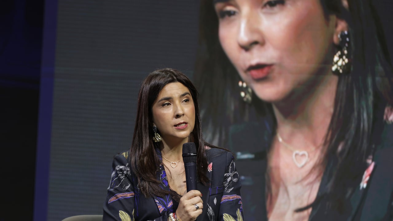 María Victoria Angulo, exministra de Educación de Colombia: "El juego libre y las relaciones presenciales compiten con muchas horas de pantalla".