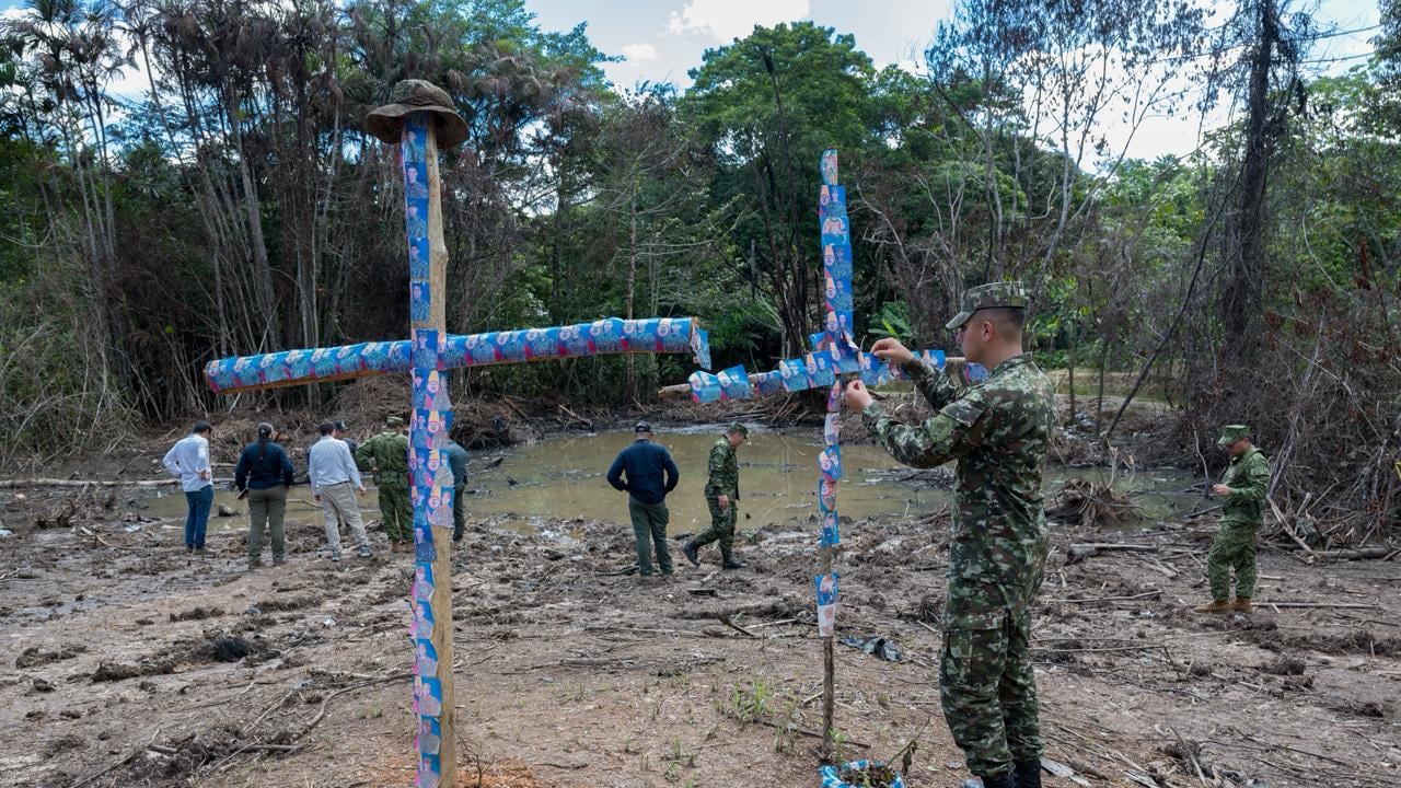 El Ministerio de Defensa realizó un reconocimiento a la comunidad de Puerto Leguízamo, Putumayo, por el apoyo en el rescate del Hércules accidentado.
