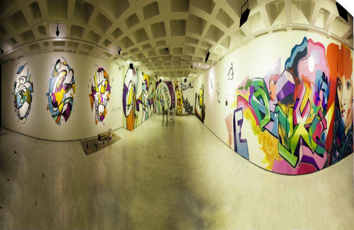 Trabajo de Dexs & Ospen y Reso en el Colombo Americano. Foto: Carlos Julio Martínez.