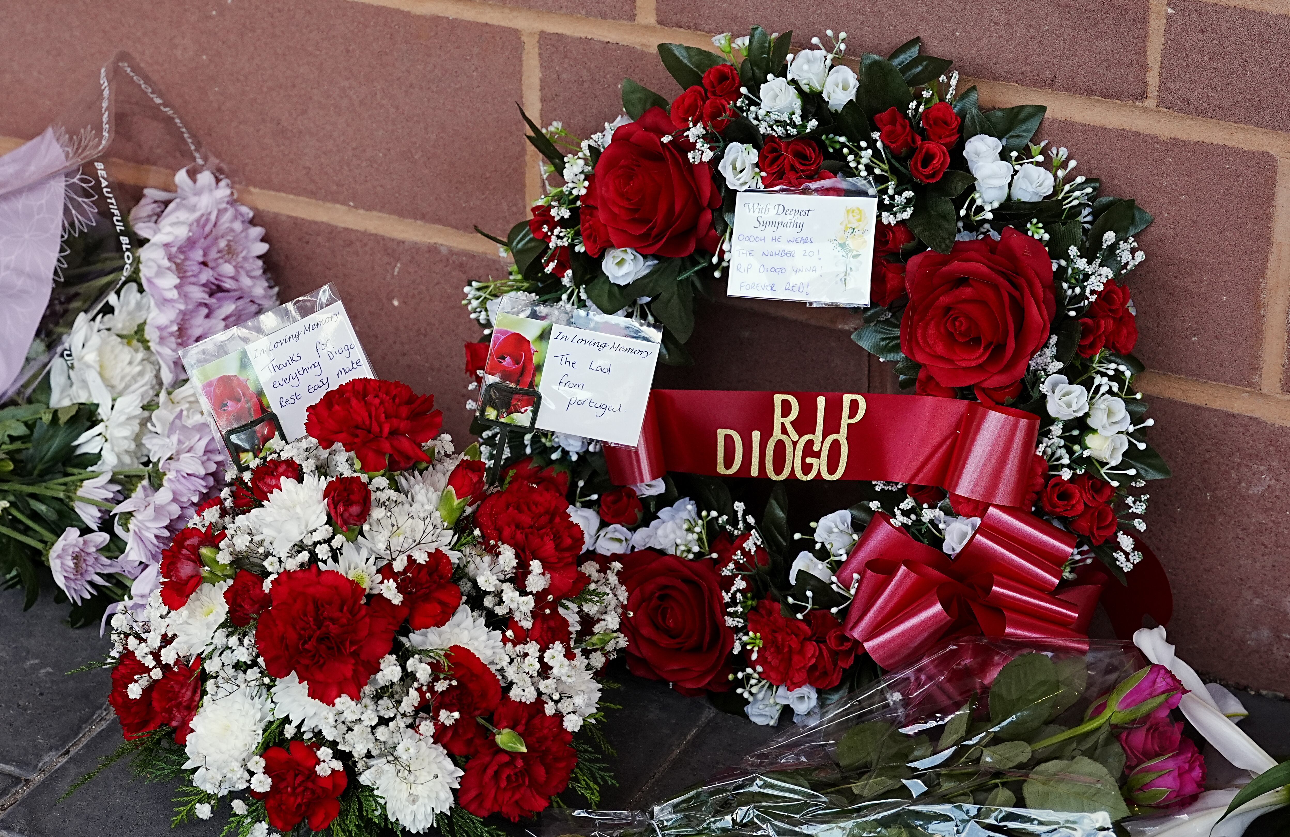 Tributo en Anfield por la muerte de Diogo Jota y su hermano, André Silva.