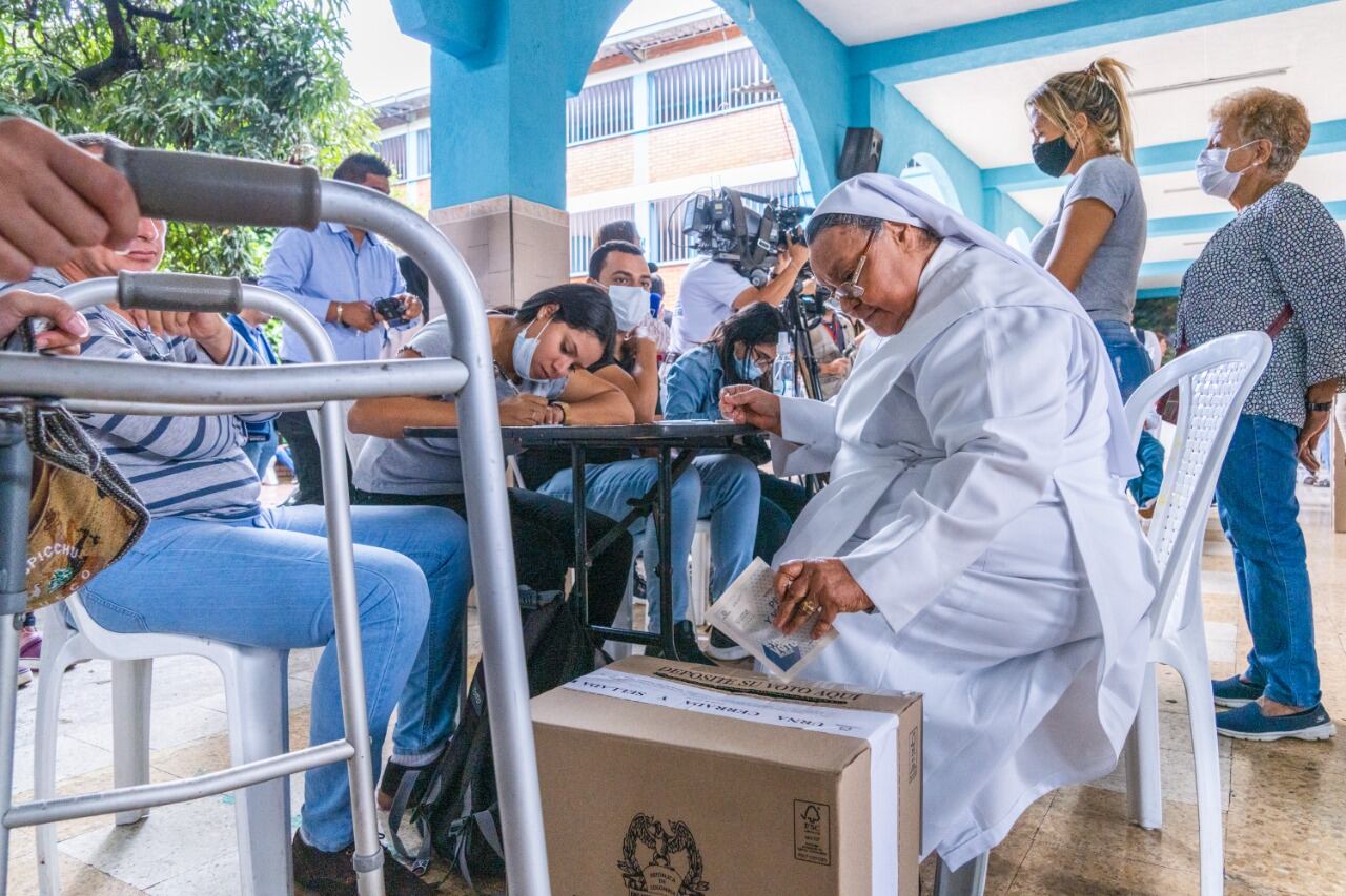 Votación, Voto, elecciones, mesas de votación, puestos