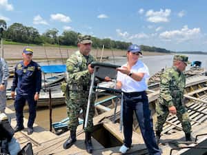 Fuerzas militares llegando al Amazonas.