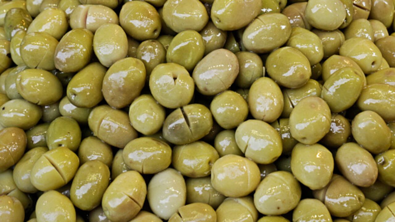 Las aceitunas están compuestas de vitamina E.