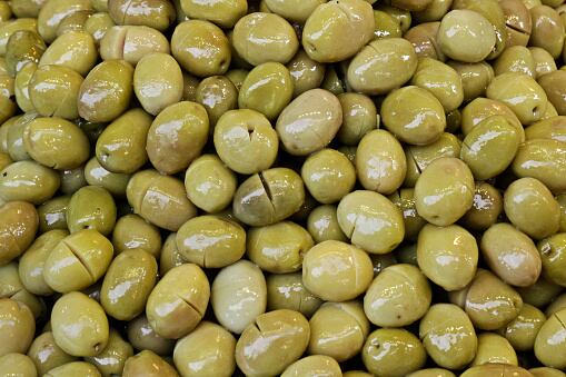 Las aceitunas están compuestas de vitamina E.