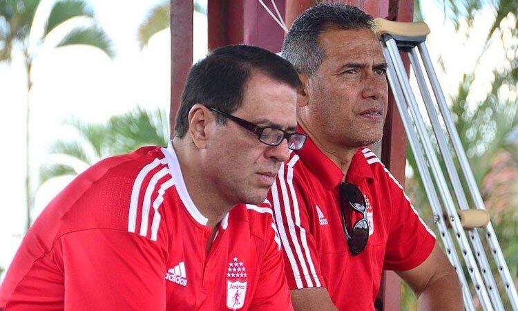 Tulio Gómez, máximo accionista de América y Hernán Torres, entrenador colombiano.