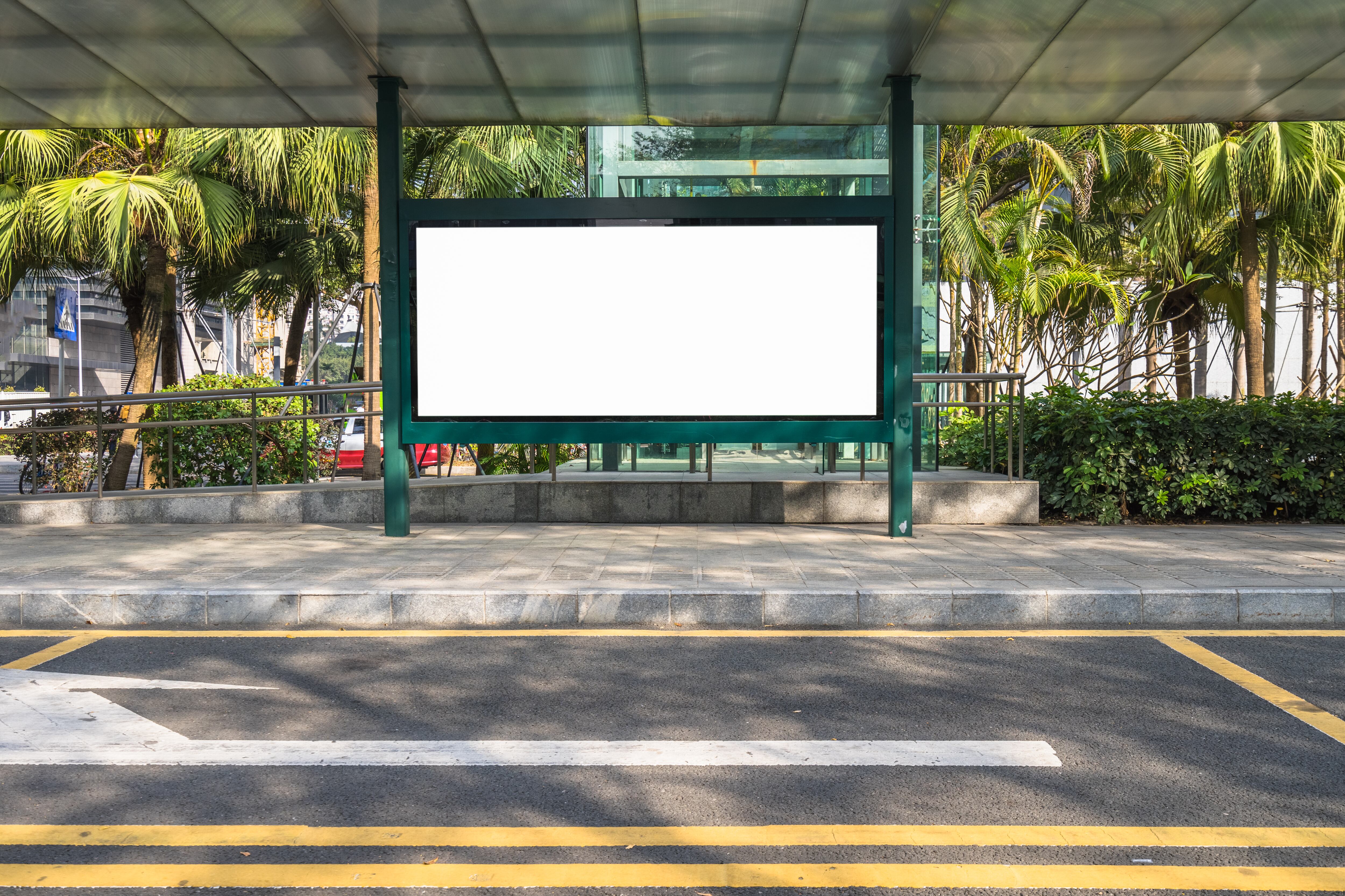 Una mujer que esperaba el bus para ir a su trabajo fue sorprendida por un sujeto que pretendía hurtarle sus pertenecías. La mujer sufrió múltiples laceraciones en su cuerpo debido a la violencia ejercida por el hombre identificado como Sebastián Camilo Portes.
