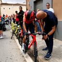 Caída de Egan Bernal en la etapa 9 de Vuelta a España