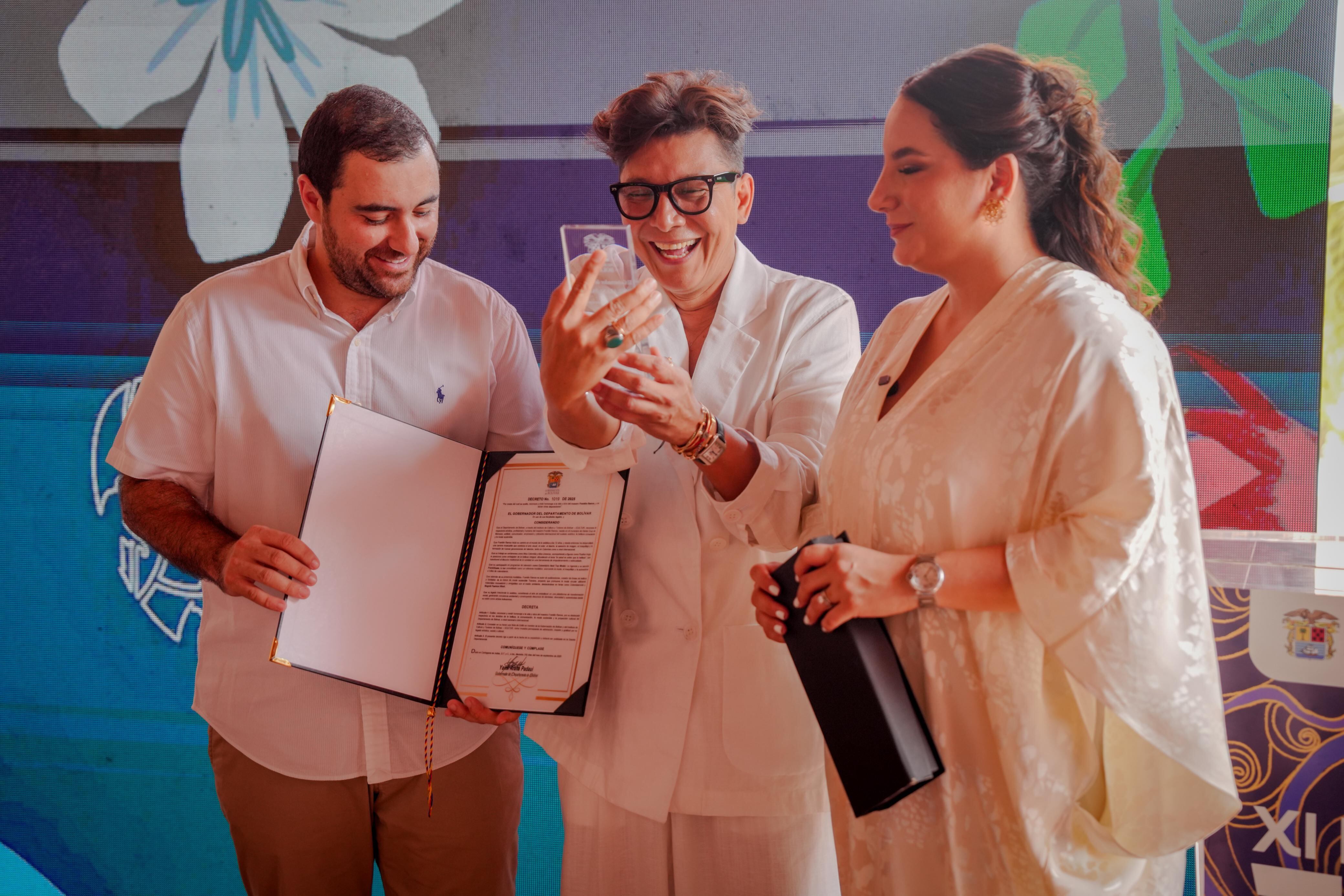 Durante la XI edición del Festival de Jazz, el estilista Franklin Ramos recibió un homenaje por parte de la Gobernación de Bolívar.