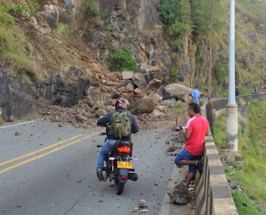 Las autoridades no dijeron cuándo volverá a estar habilitada la vía.