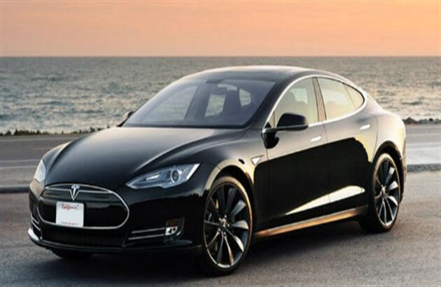 Volvo V40 Cross Country:  Tiene sistema de detección de peatones y frenada automática si el conductor no reacciona a tiempo. (Crédito: motorfull.com)