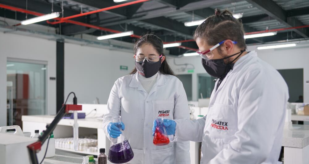 La brasileña Artecola crece en el país con su socio local Pegatex