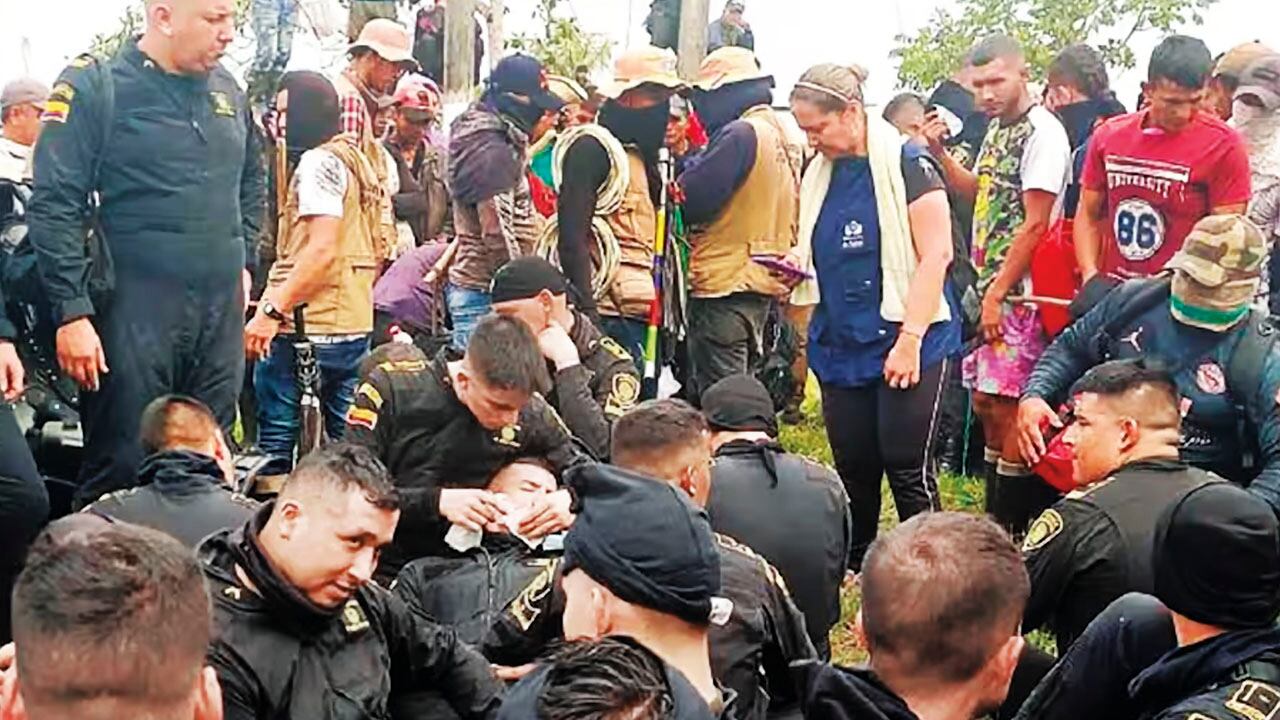 “Los cabecillas buscan primero a los líderes de las comunidades en varios departamentos para conocer con cuánto personal pueden contar cuando lleguen las operaciones militares", le dijo una fuente a SEMANA.