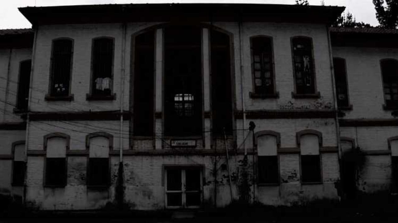 Fotograma de: ´La Hortúa´, edificación abandonada del centro medico San Juan de Dios.