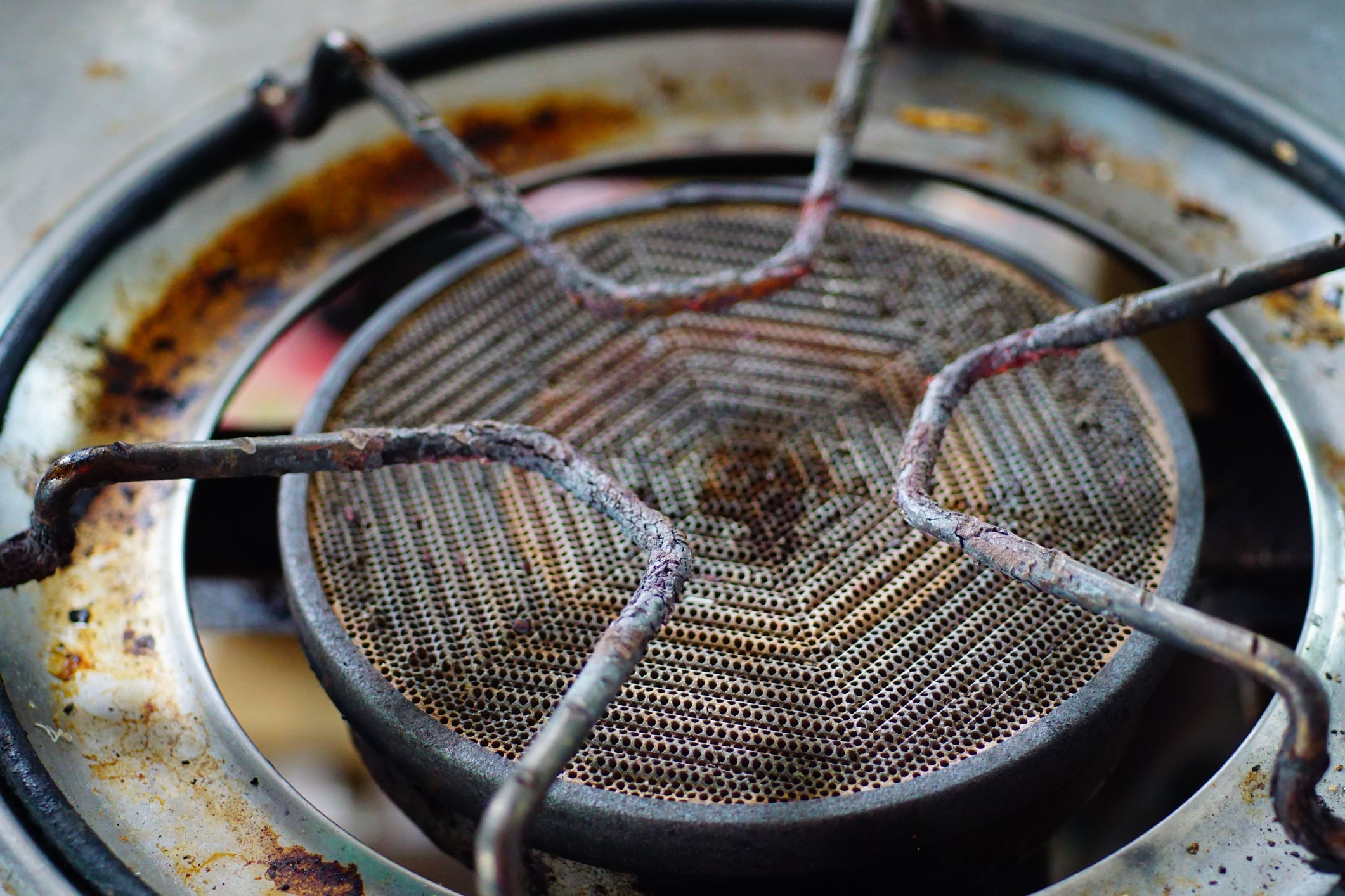 ¿Se encuentra cansado de lidiar con el óxido en su estufa? Pruebe este remedio casero con bicarbonato de sodio.