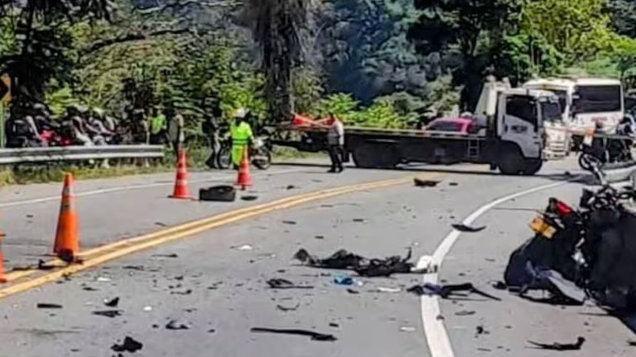 Las dos personas murieron tras ser trasladadas a un centro médico.