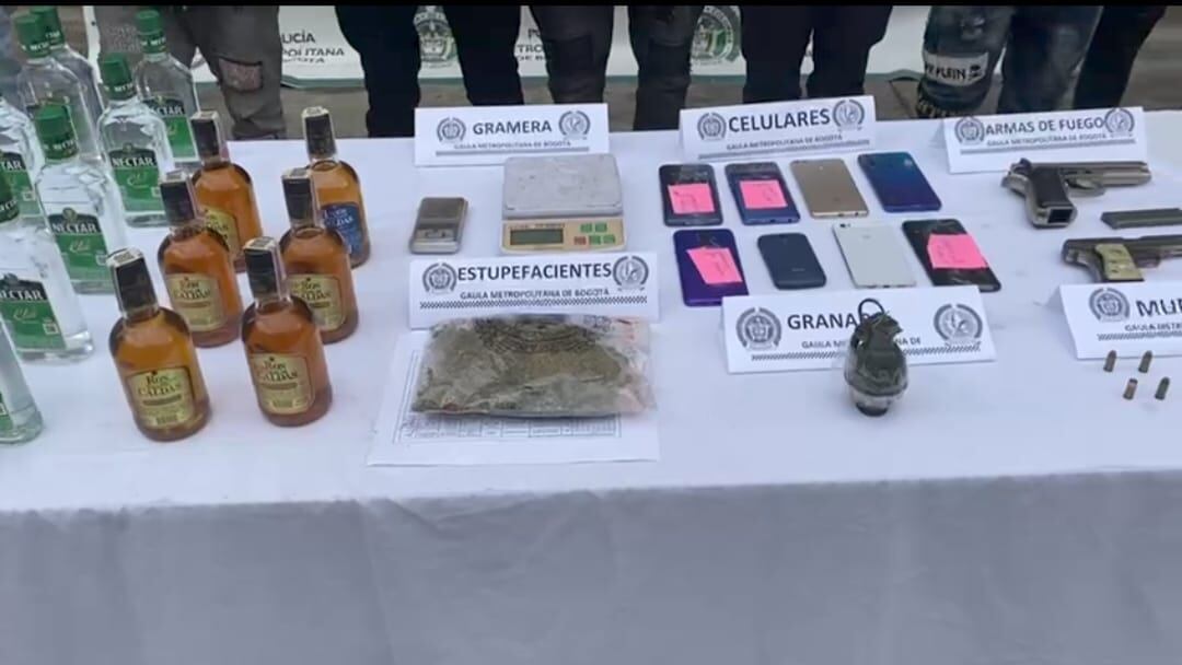 El Tren de Aragua, bajo amenaza de muerte obliga a comerciantes del barrio El Amparo en Kennedy, a vender licor adulterado, según la Policía.