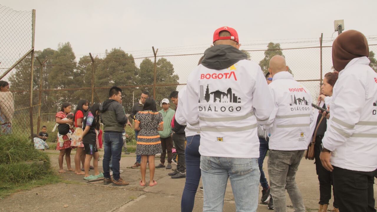 Distrito instaló PMU móvil permanente en la UPI La Florida, donde permanecen indígenas Emberá asentados