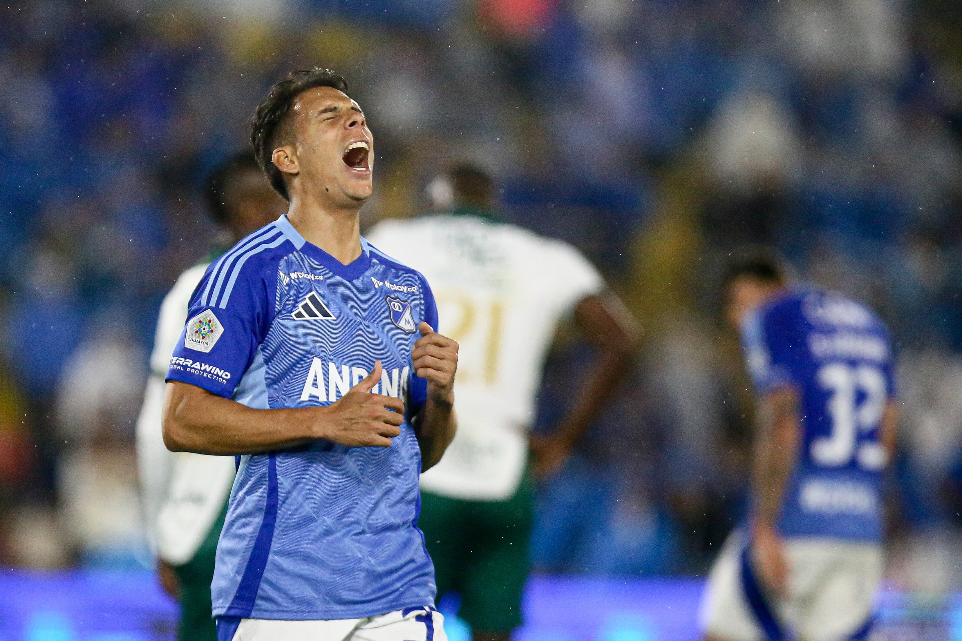 Alex Castro lamenta una opción de gol contra La Equidad.