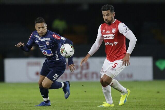 Andrés Pérez (der.) cuando jugaba en Independiente Santa Fe.