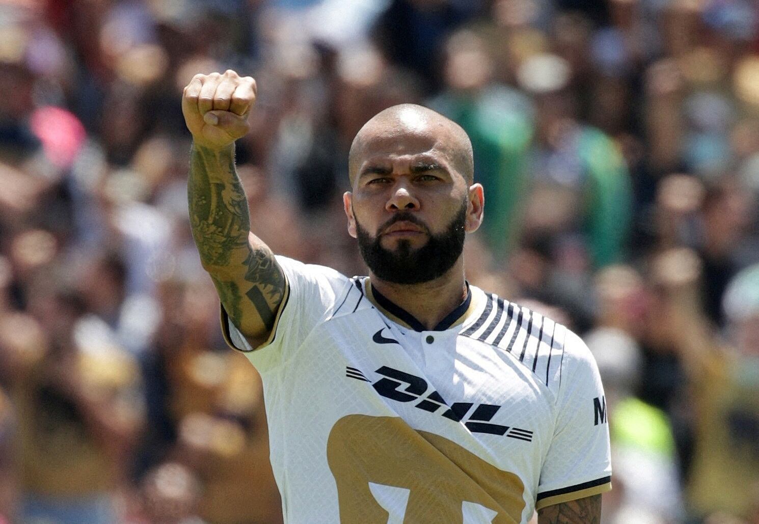 FILE PHOTO: Soccer Football - Liga MX - Pumas UNAM v Monterrey - Estadio Olimpico, Mexico City, Mexico - July 31, 2022 Pumas UNAM's Dani Alves REUTERS/Henry Romero/File Photo