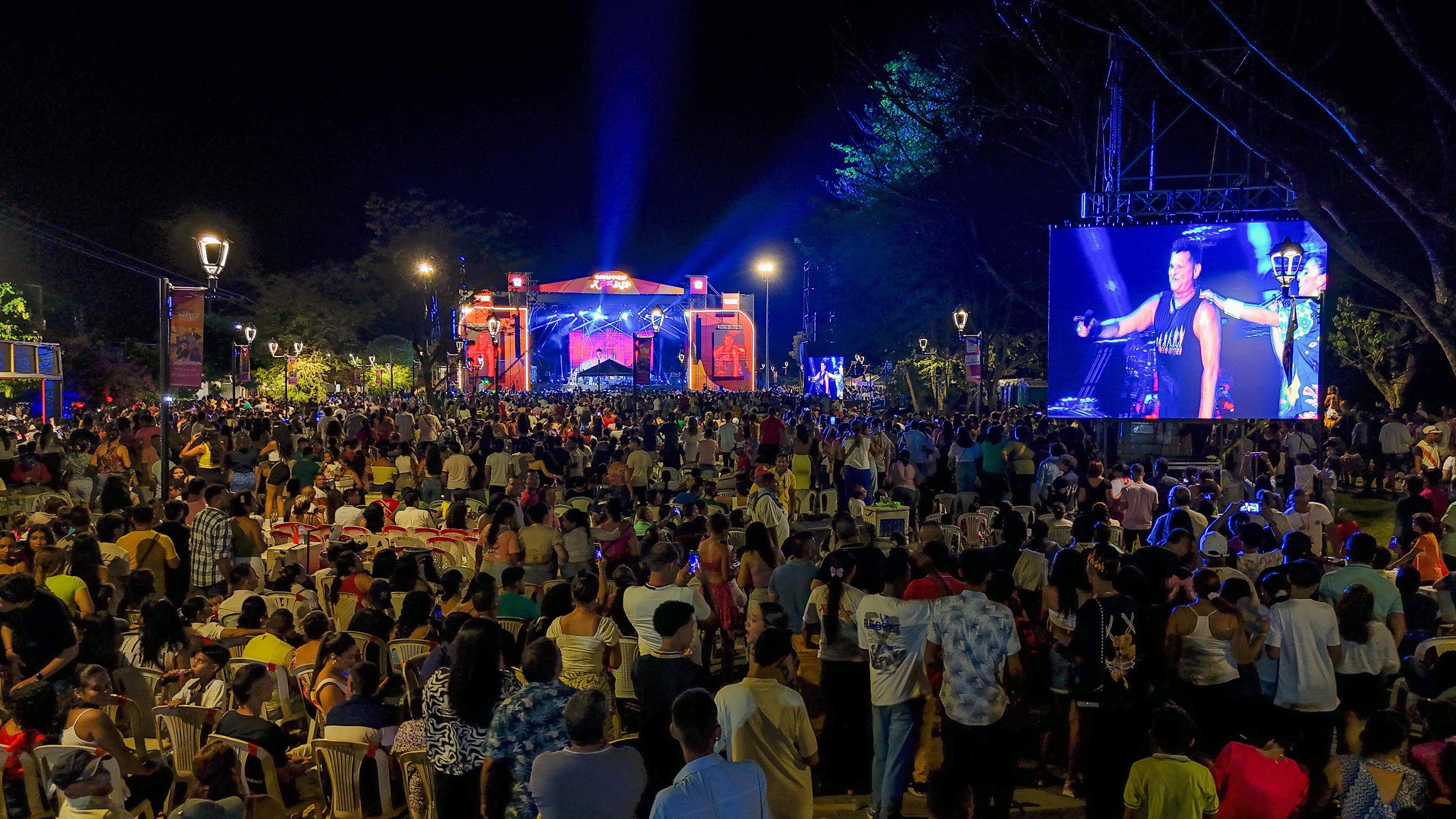 Carlos Vives, Mr. Black, Lil Silvio & El Vega; y Shadia Maraby; se presentaron en la noche de este viernes en el concierto central del Festival de Jazz de Mompox (Fotos: Gobernación de Bolívar)