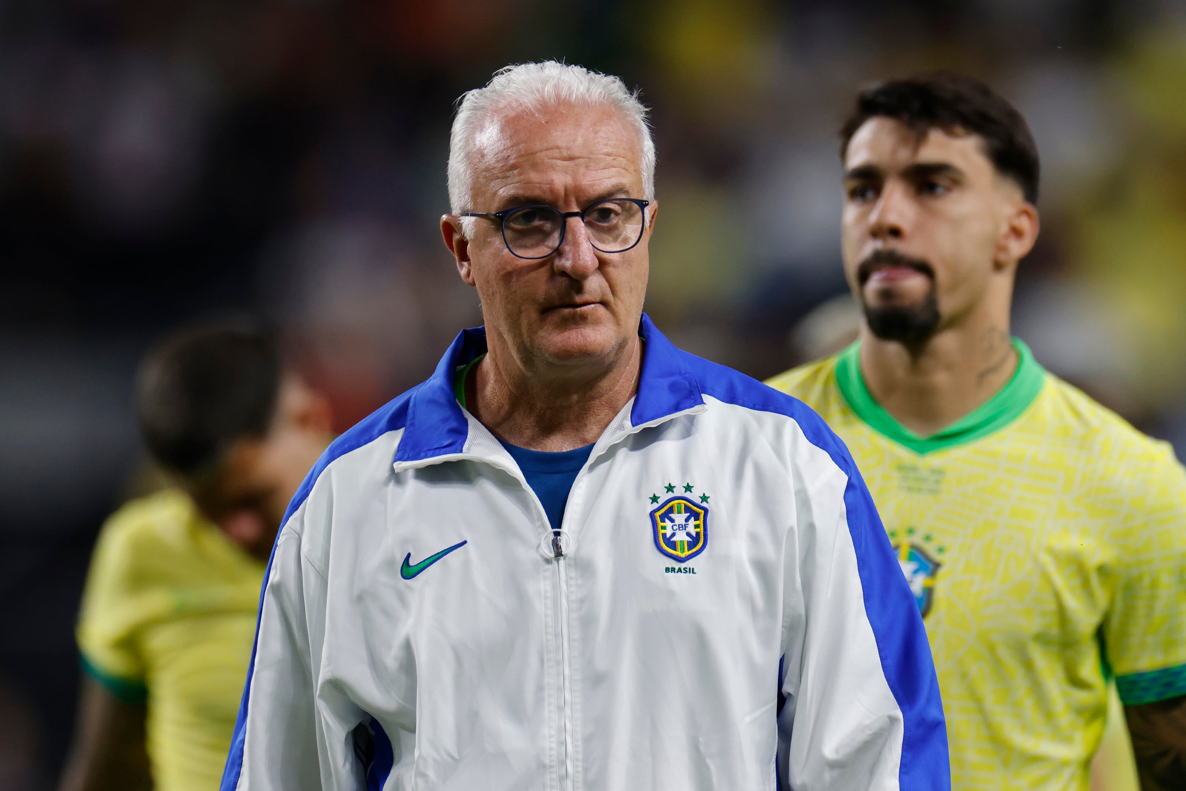 Dorival Júnior está en la cuerda floja en Brasil