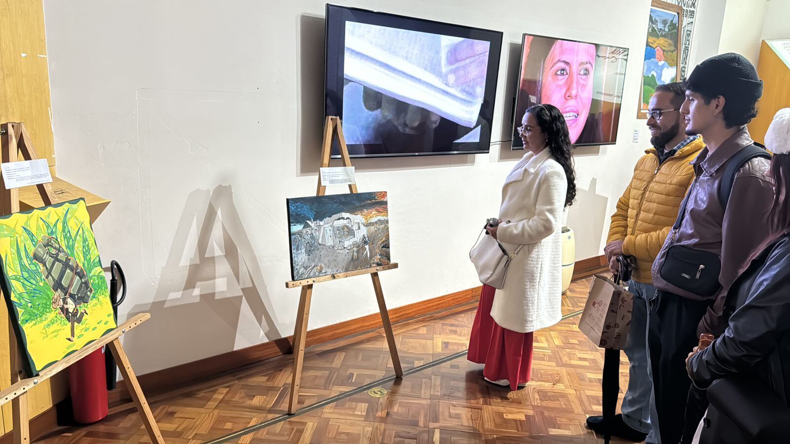 Profesores, estudiantes y trabajadores de la U Militar se suman a la exposición Así se Construye Memoria.