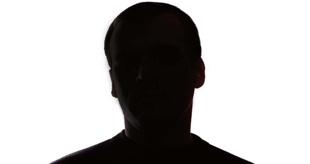 “Se me tira encima, me empieza a besar el cuello, me toca las partes íntimas. Yo lo boté al piso amenazando con golpearlo. Al otro día fue como si nada hubiera pasado”.