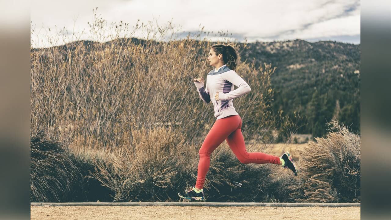 Con sencillos ejercicios se puede eliminar las molestias en las rodillas al correr. Foto: GettyImages.