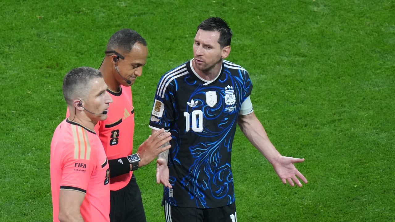 Messi en el partido de Argentina contra Inglaterra por el Mundial 2026.