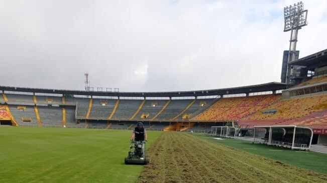 Así avanzan los trabajos de la grama del estadio El Campín.