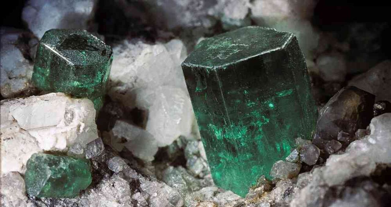 Desde hace ya varios meses pequeños y grandes productores se enfrentan por una decisión que debe tomar la SIC pronto: si otorga o no la denominación de origen de la esmeralda colombiana.