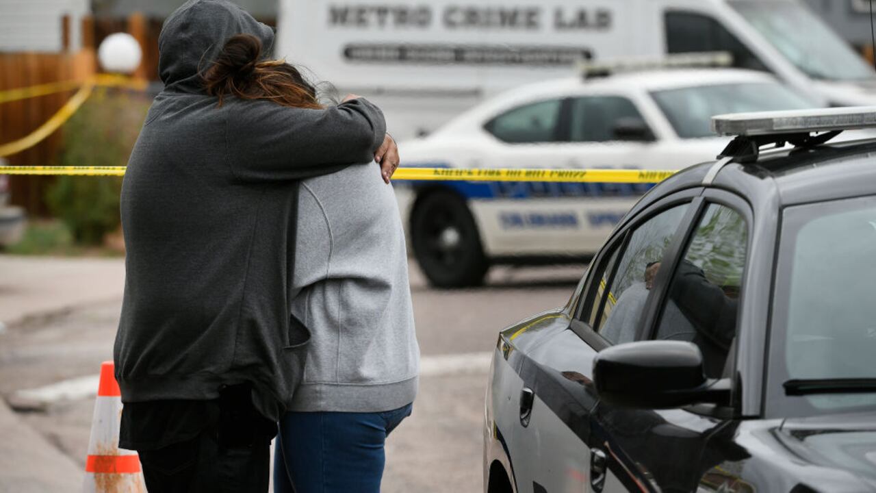 Tiroteo en una fiesta de cumpleaños en Colorado, EE.UU., deja al menos 6 muertos